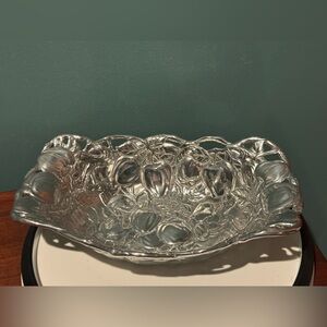 Vintage Large Arthur Court Silver Colored Aluminum Apple Centerpiece Bowl 1992
